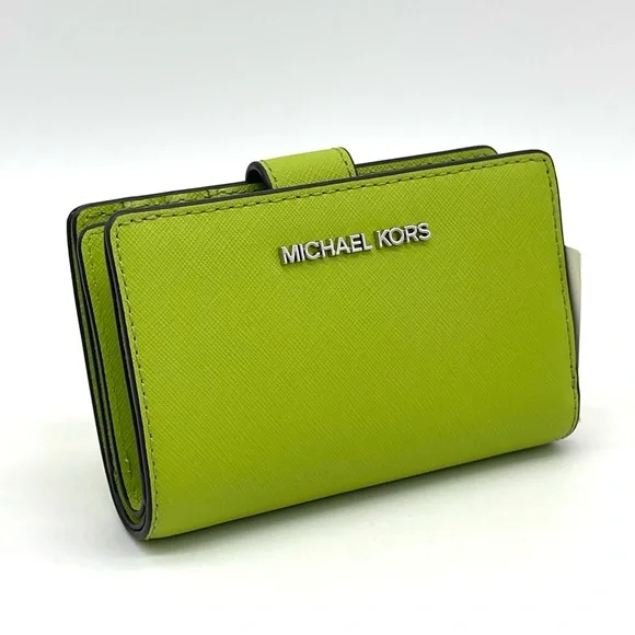 Michael Kors Medium Bifold Zip Corner Wallet - Picture 2 of 8